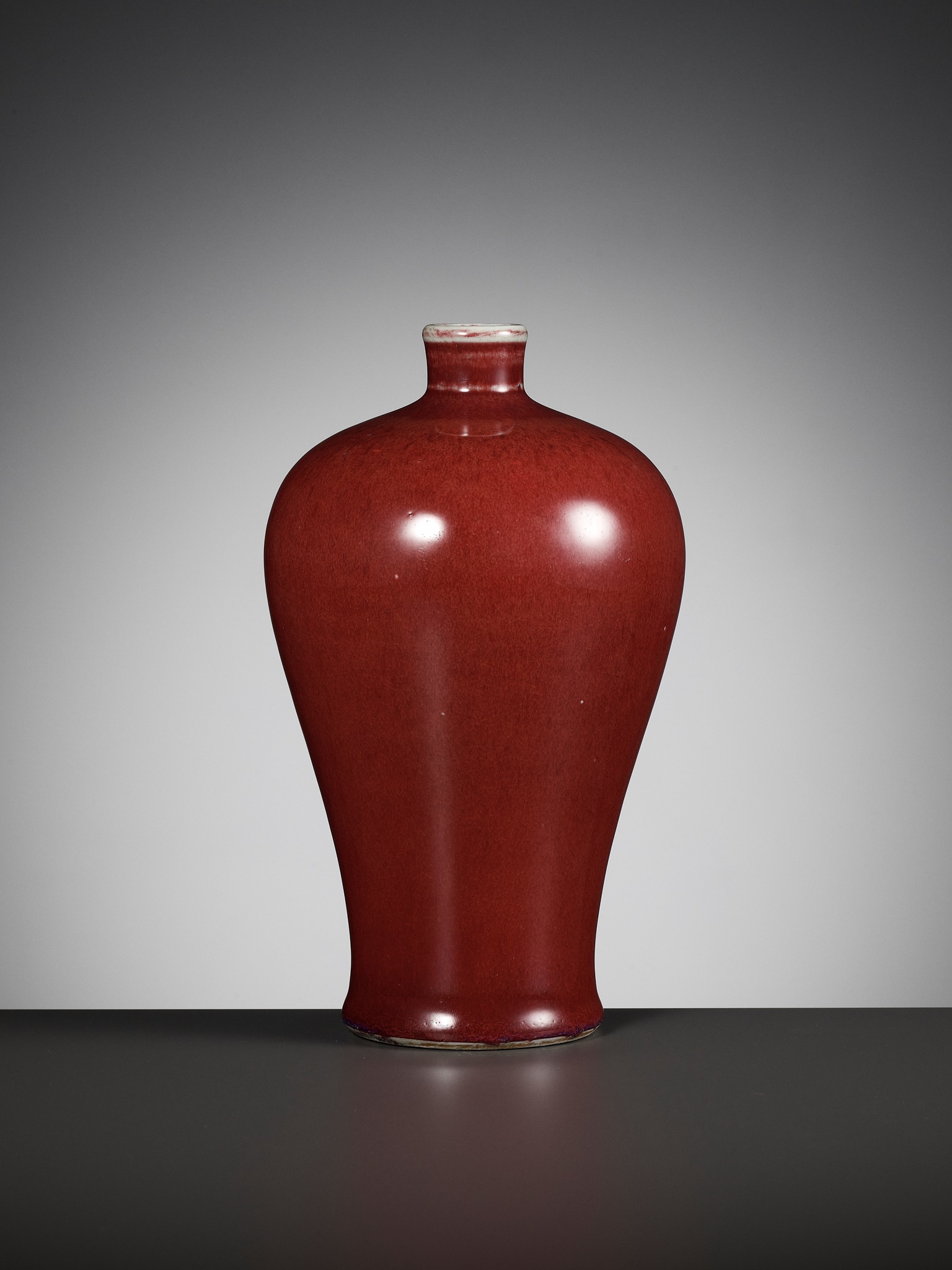 AN ELEGANT FLAMBE-GLAZED VASE, MEIPING, LATE QING DYNASTY TO MID-REPUBLIC PERIOD - Image 7 of 12