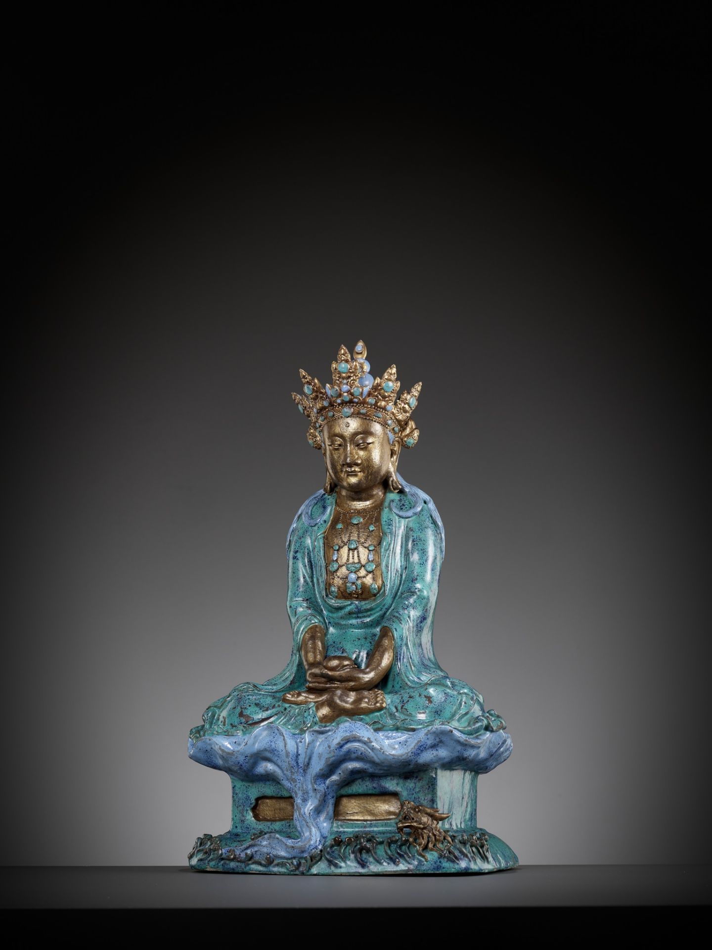 A VERY LARGE ‘ROBIN’S EGG’ ENAMELED AND GILT PORCELAIN FIGURE OF AMITAYUS,QIANLONG TO JIAQING PERIOD - Image 11 of 17