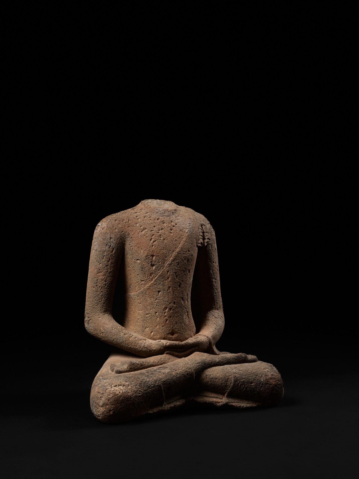 A RARE AND LARGE ANDESITE TORSO OF BUDDHA AMITABHA, CENTRAL JAVANESE PERIOD, SHAILENDRA DYNASTY - Image 15 of 16