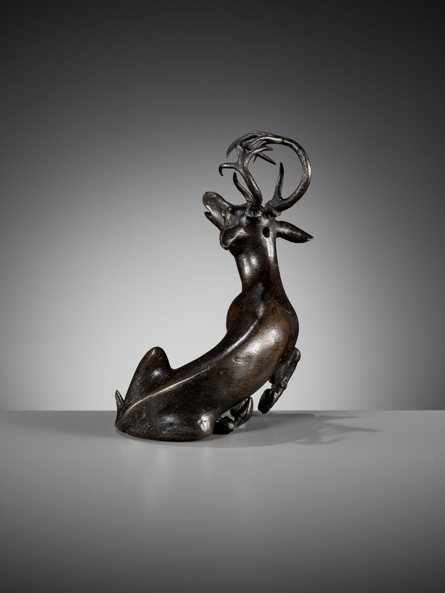 A BRONZE 'DEER' WATERDROPPER, LATE MING TO EARLY QING DYNASTY - Image 7 of 13
