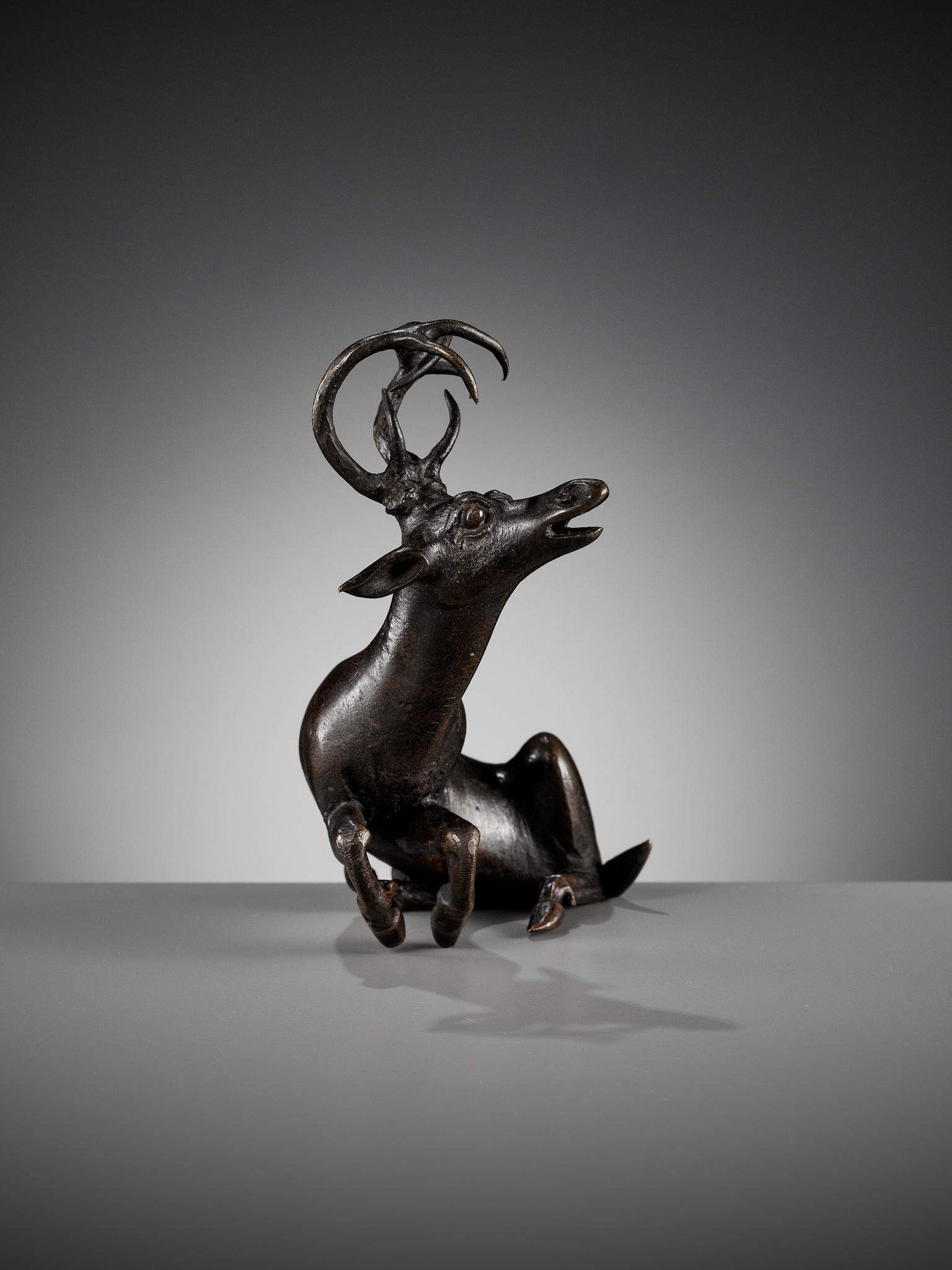 A BRONZE 'DEER' WATERDROPPER, LATE MING TO EARLY QING DYNASTY - Image 9 of 13