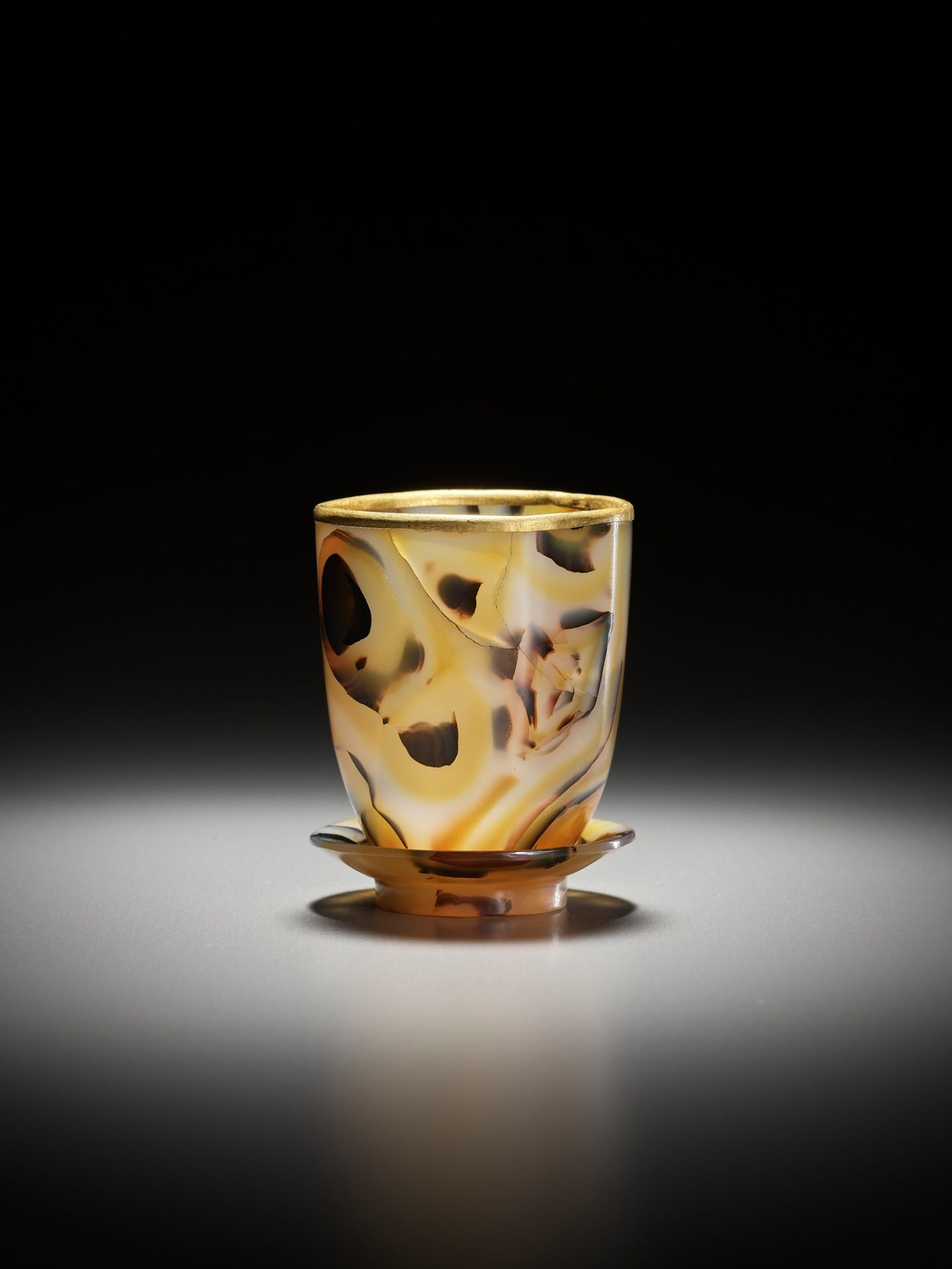 AN AGATE CUP AND MATCHING CUP STAND, YONGZHENG PERIOD - Image 6 of 14