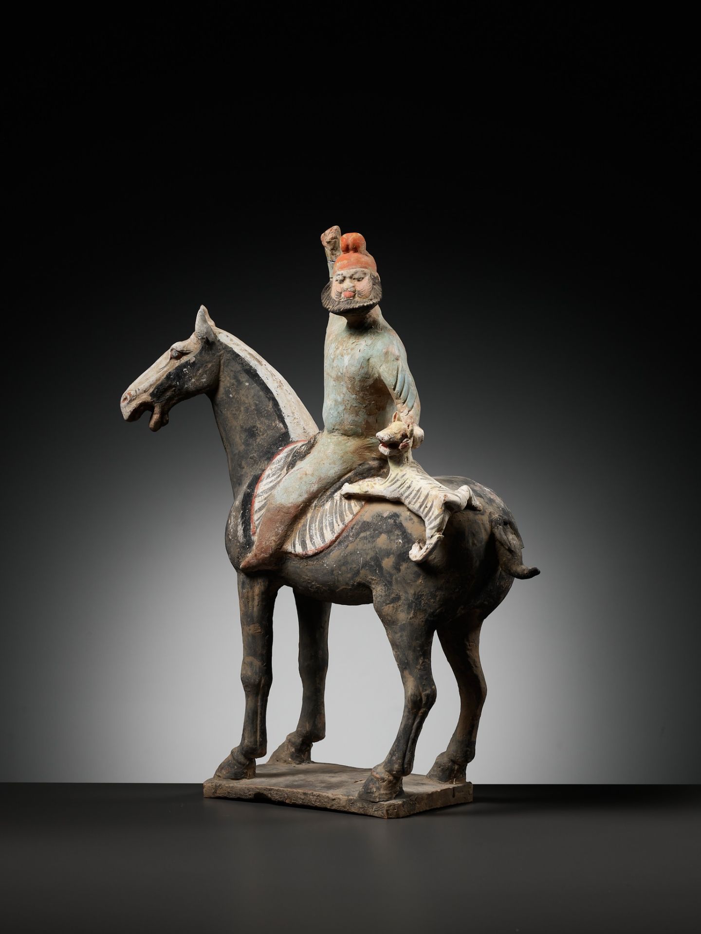 A RARE PAINTED POTTERY HORSE WITH A 'PHRYGIAN' RIDER AND TIGER CUB, TANG DYNASTY - Image 7 of 14