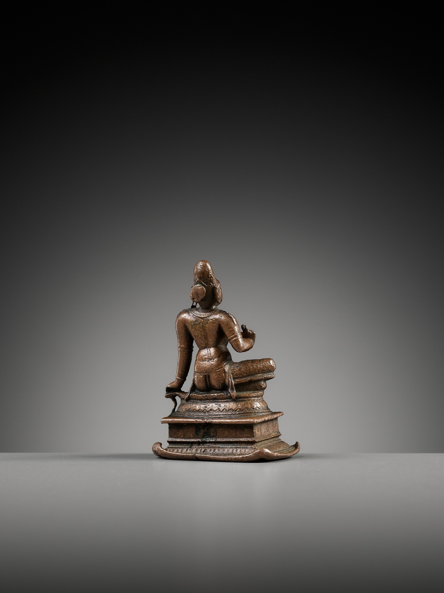 A SMALL COPPER ALLOY FIGURE OF PARVATI, LATER CHOLA - Image 6 of 9