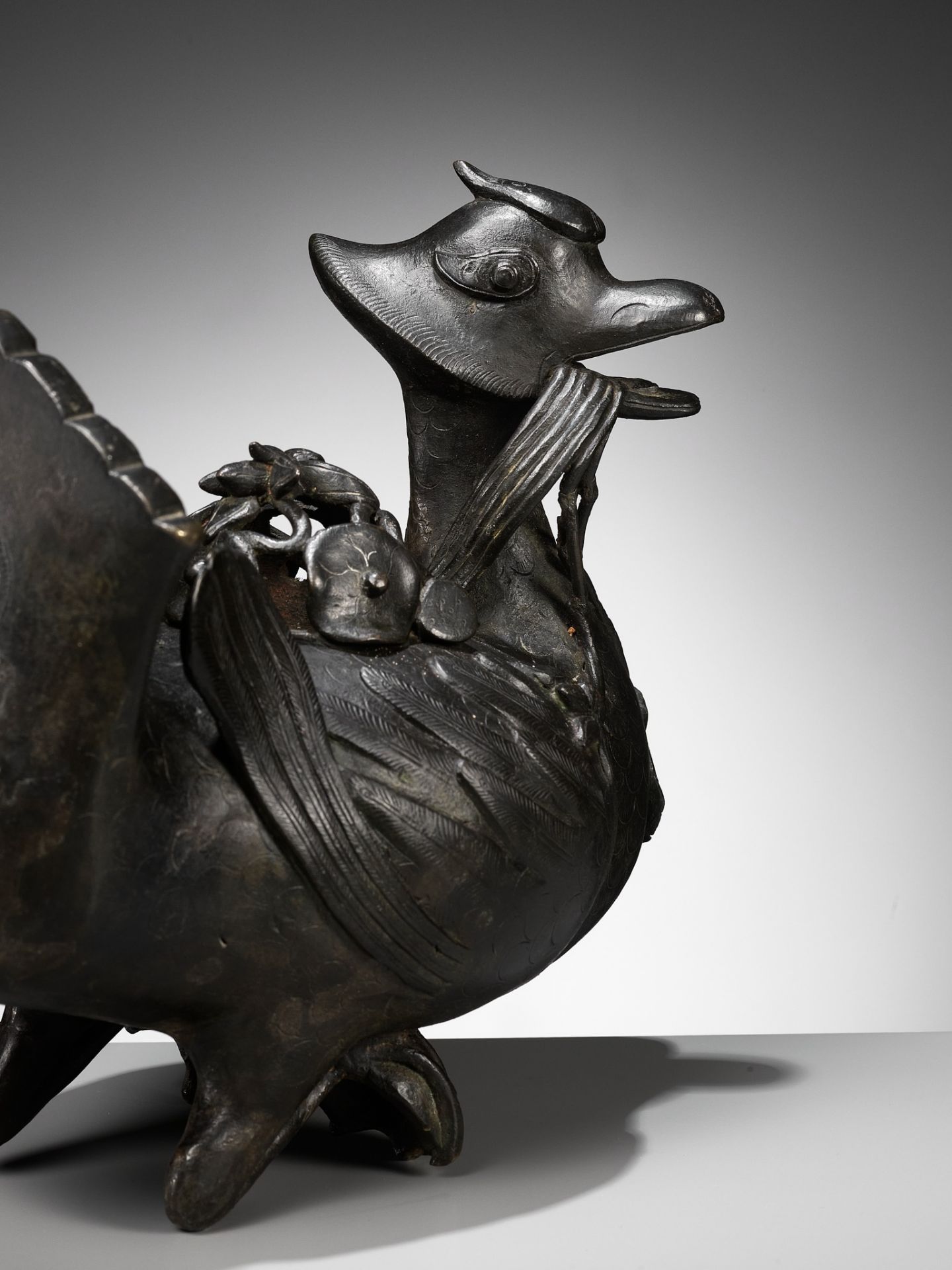 A MASSIVE BRONZE 'MANDARIN DUCK' CENSER AND COVER, MING DYNASTY - Image 3 of 11