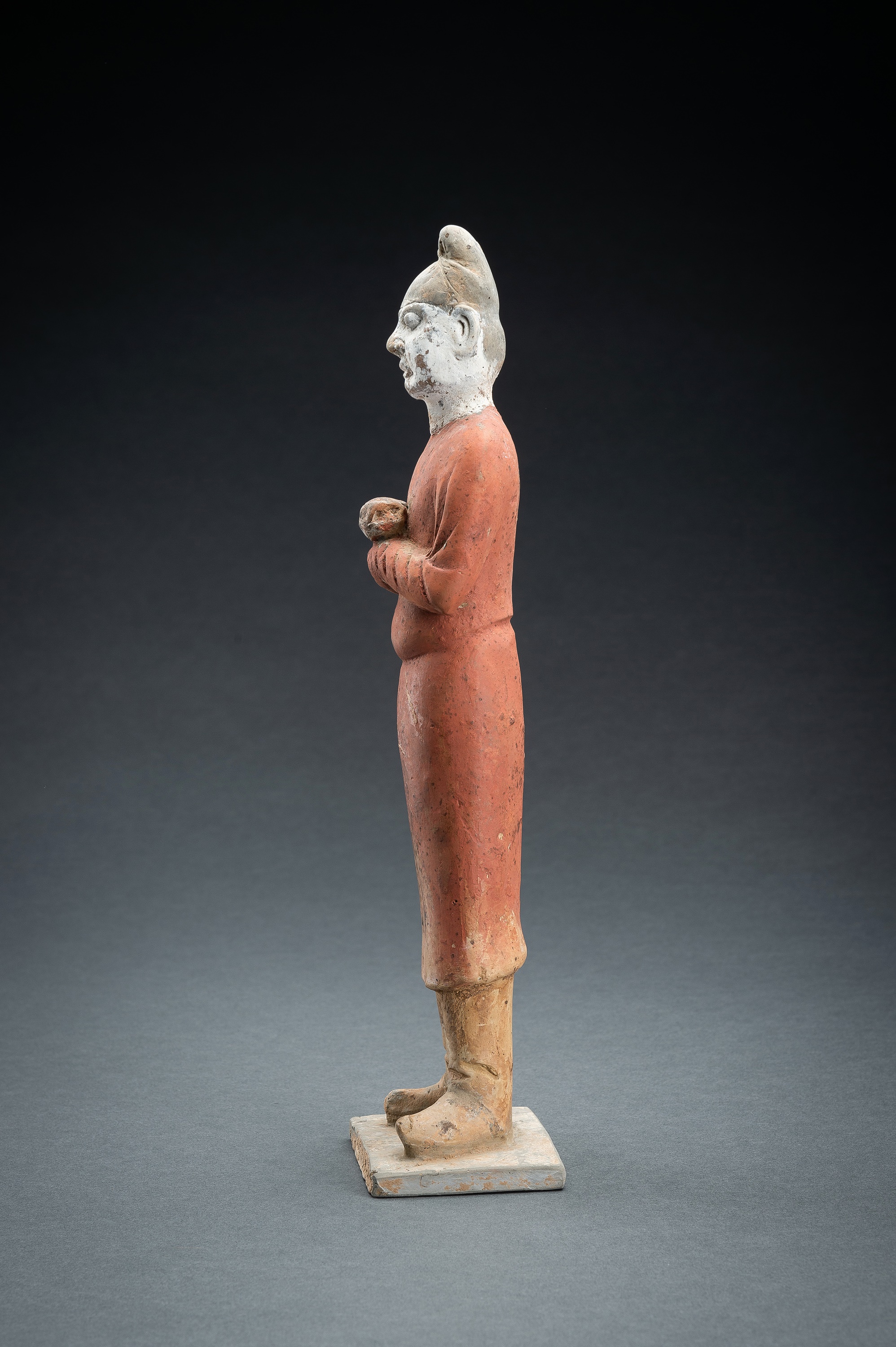 A RARE POTTERY FIGURE OF A COURT SERVANT, TANG DYNASTY - Image 11 of 14