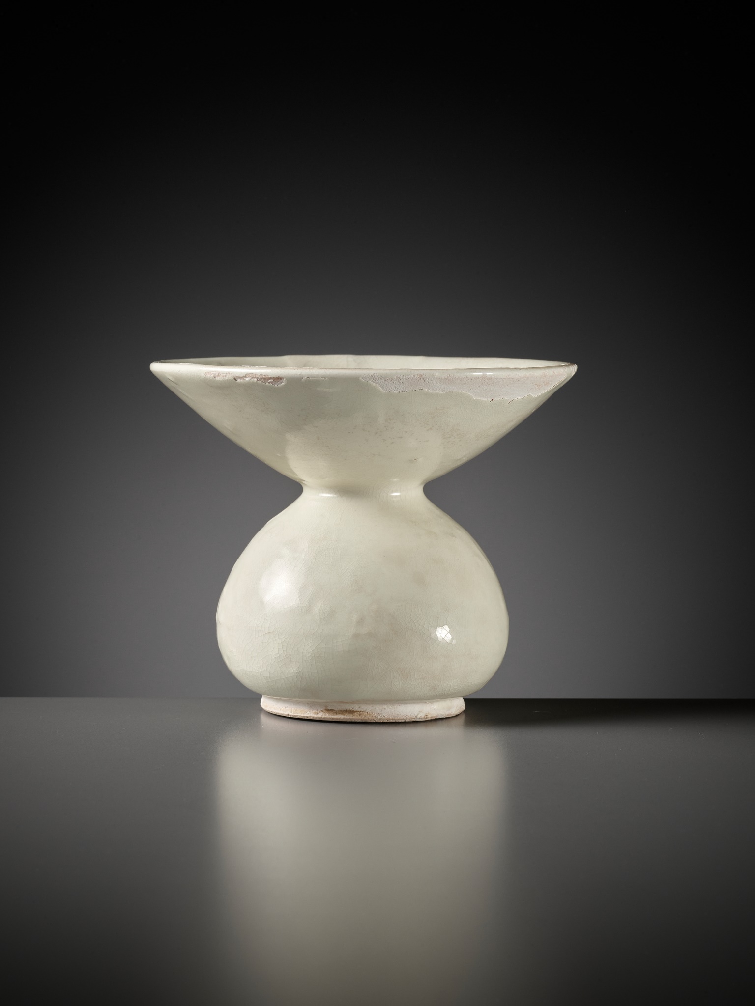 A WHITE-GLAZED XING ZHADOU, LATE TANG DYNASTY TO FIVE DYNASTIES PERIOD - Image 8 of 16