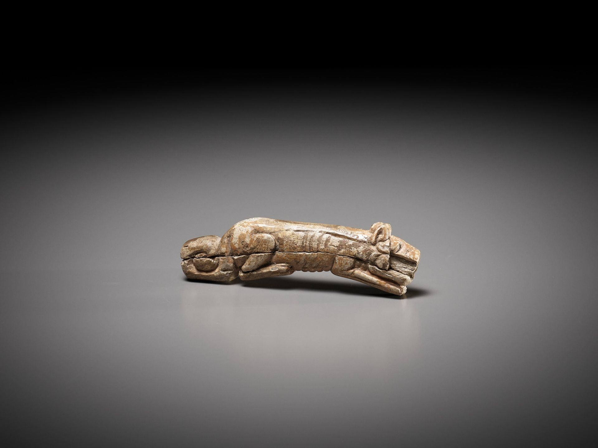 A RARE CARVED BONE FIGURE OF A TIGER, SHANG DYNASTY - Image 10 of 18