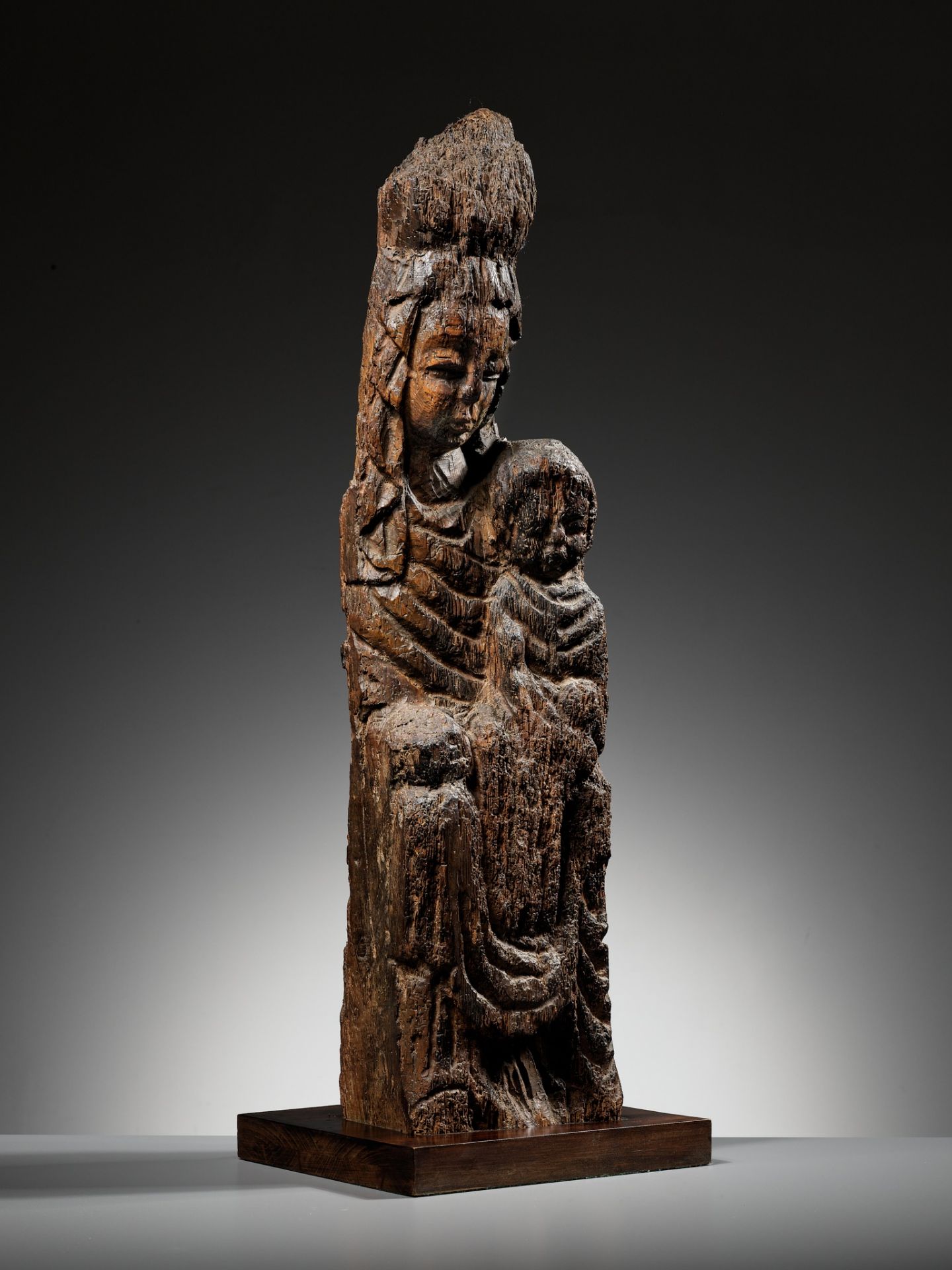 A LARGE WOOD FIGURE OF SONGZI GUANYIN AND CHILD, CHINA, EARLY MING DYNASTY, 14TH-15TH CENTURY - Image 3 of 15