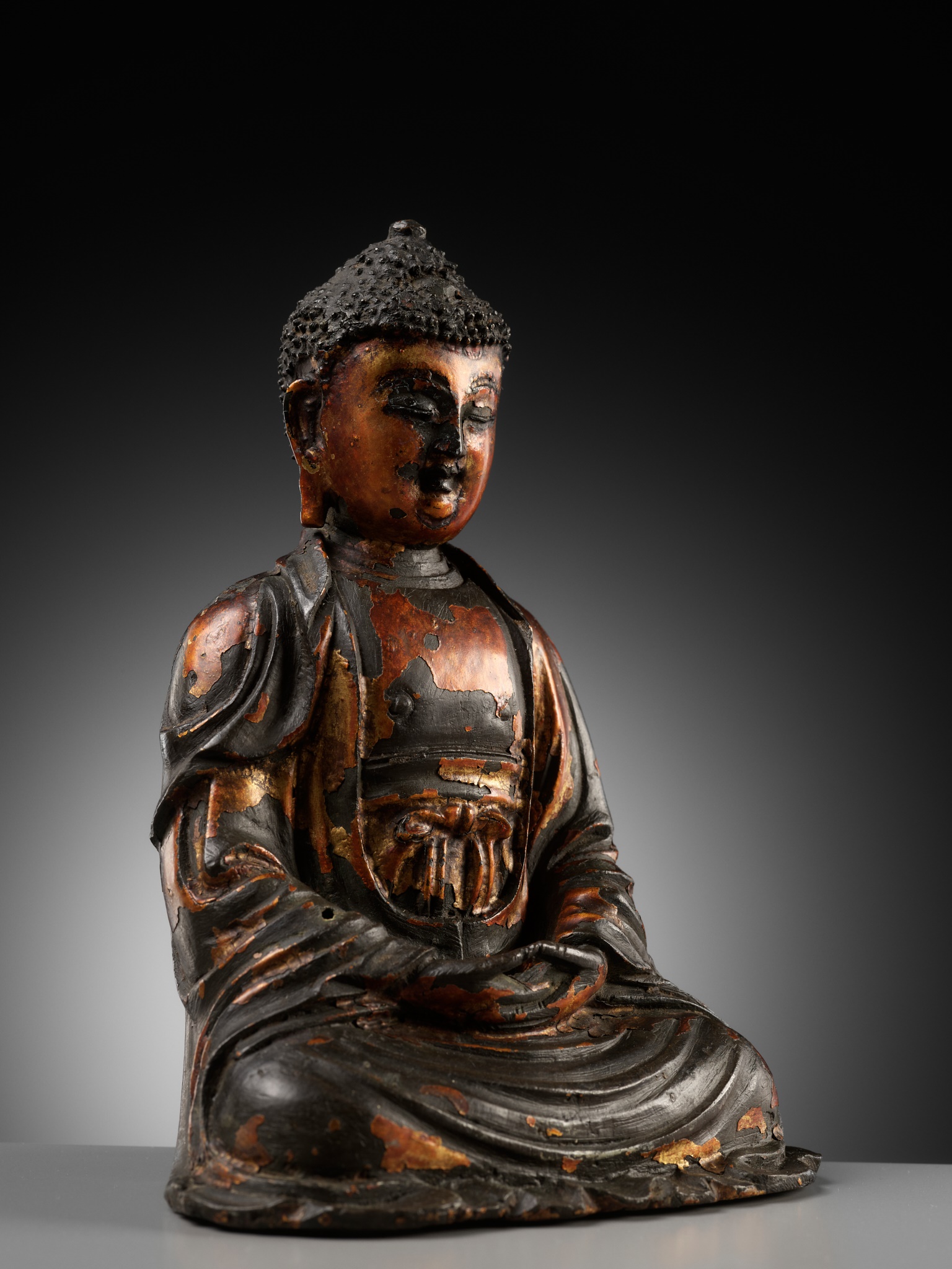 A GILT-LACQUERED BRONZE FIGURE OF BUDDHA, MING DYNASTY - Image 8 of 10