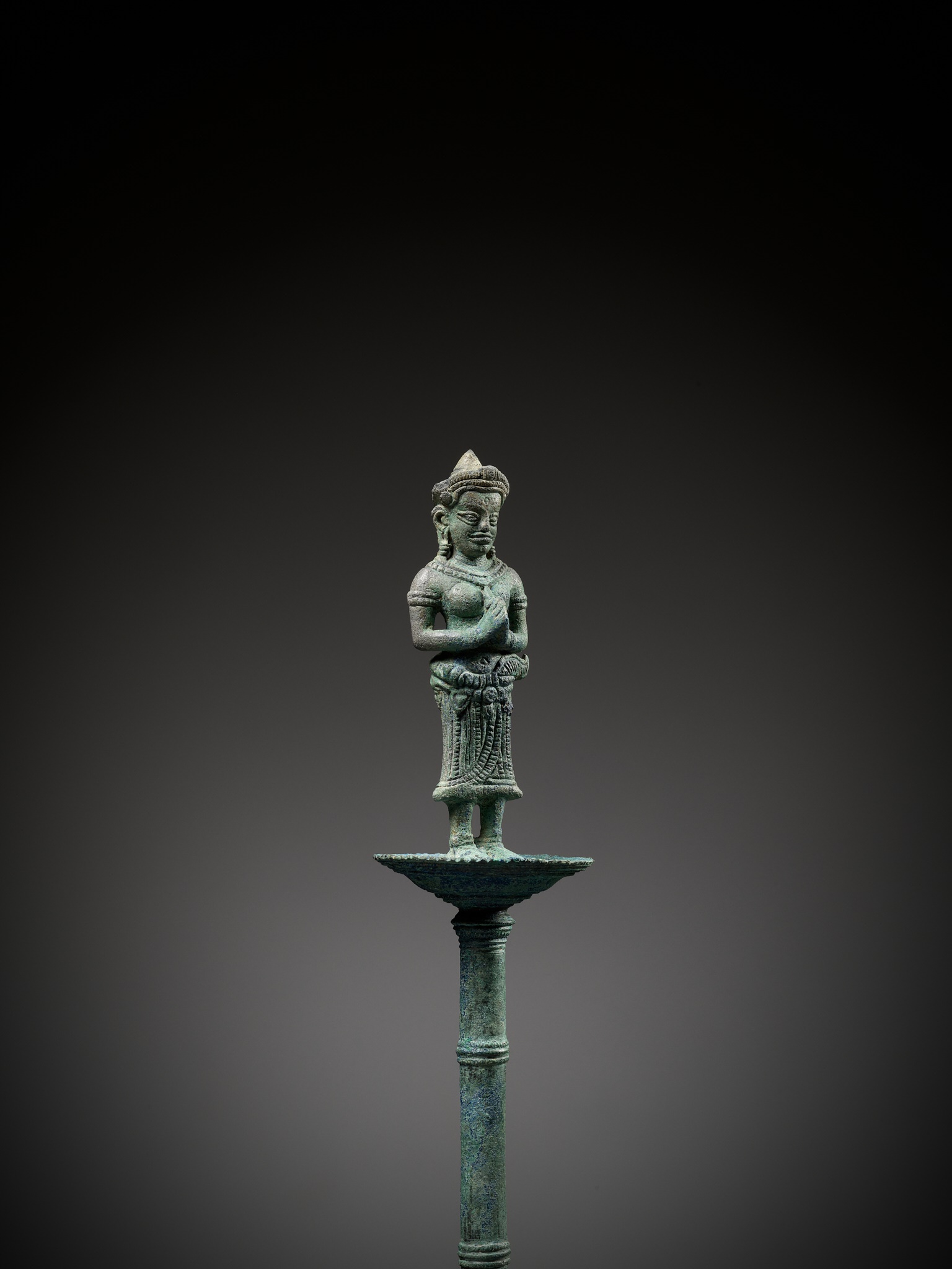 A KHMER BRONZE FITTING WITH A FIGURE OF A FEMALE DEITY, ANGKOR PERIOD - Image 11 of 15