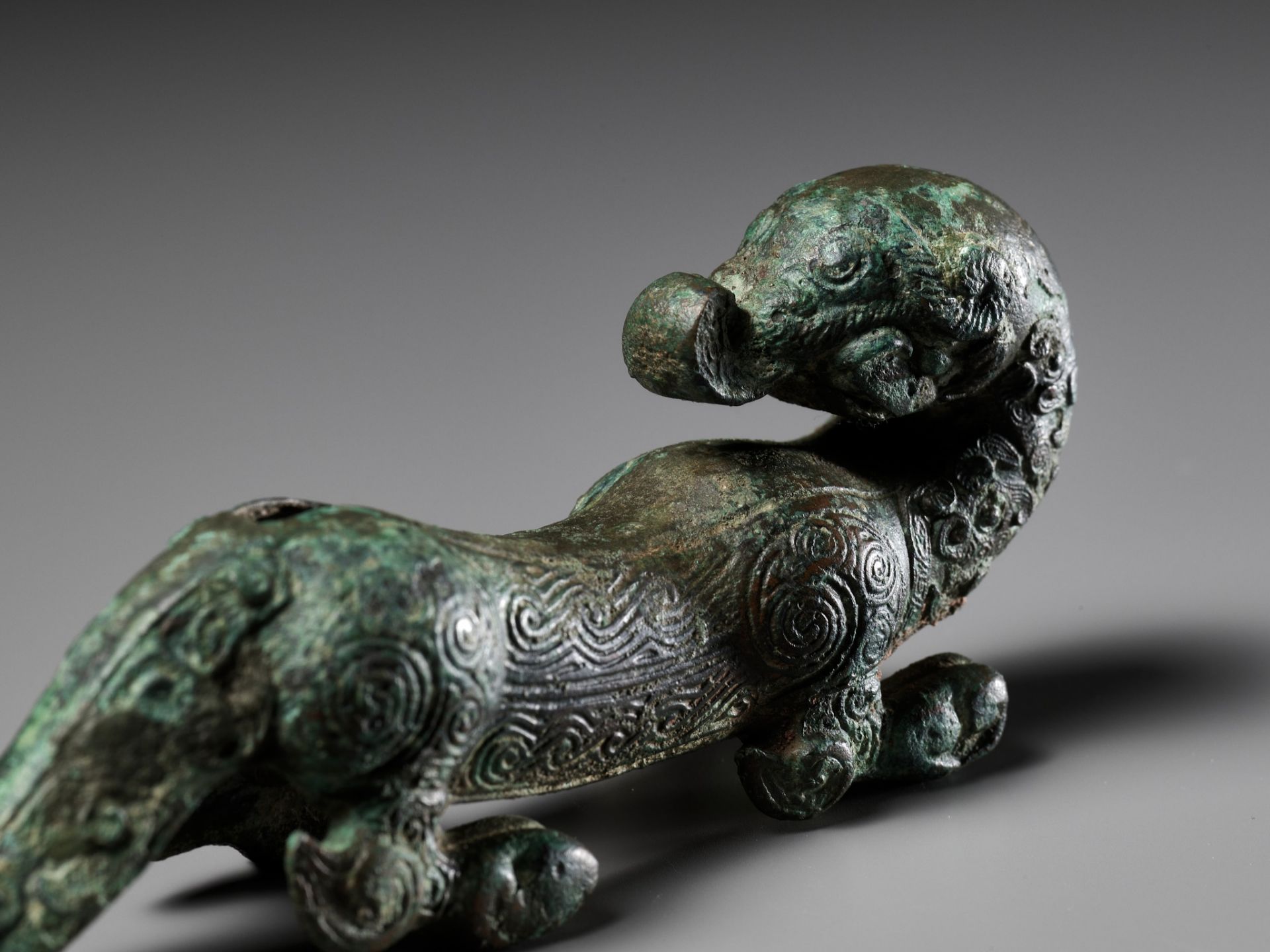 A SUPERB BRONZE FIGURE OF A DRAGON, EASTERN ZHOU DYNASTY, CHINA, 770-256 BC - Image 21 of 23
