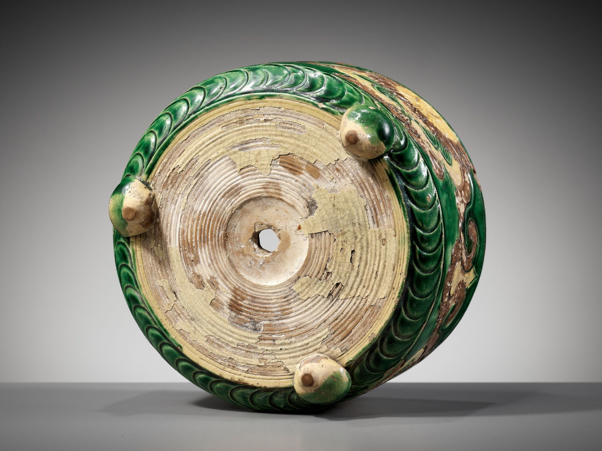 A GREEN, AUBERGINE, AND YELLOW-GLAZED TRIPOD CENSER, LIAO DYNASTY - Image 7 of 12