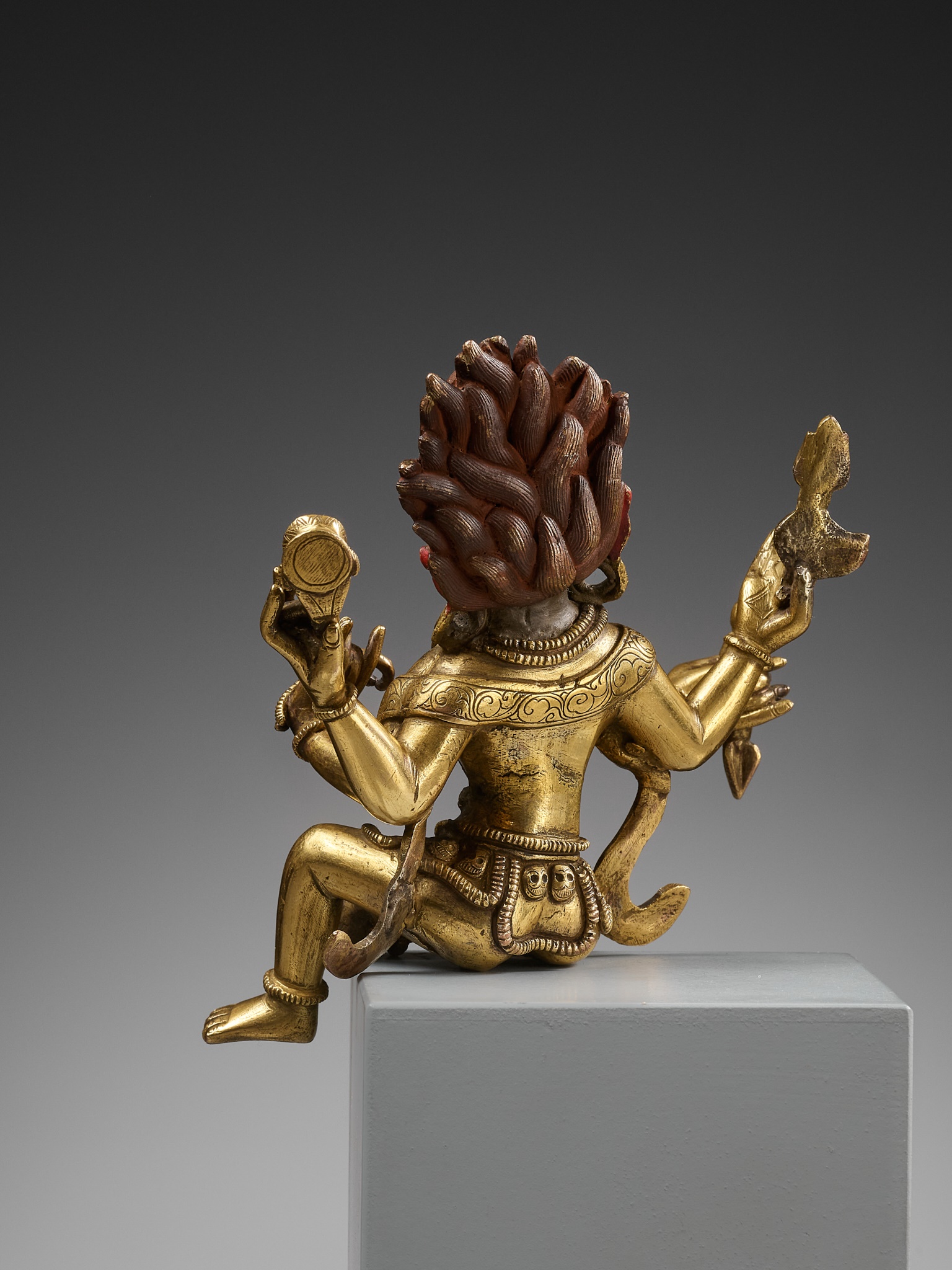 A GILT BRONZE FIGURE OF PALDEN LHAMO, 17TH-18TH CENTURY - Image 9 of 10