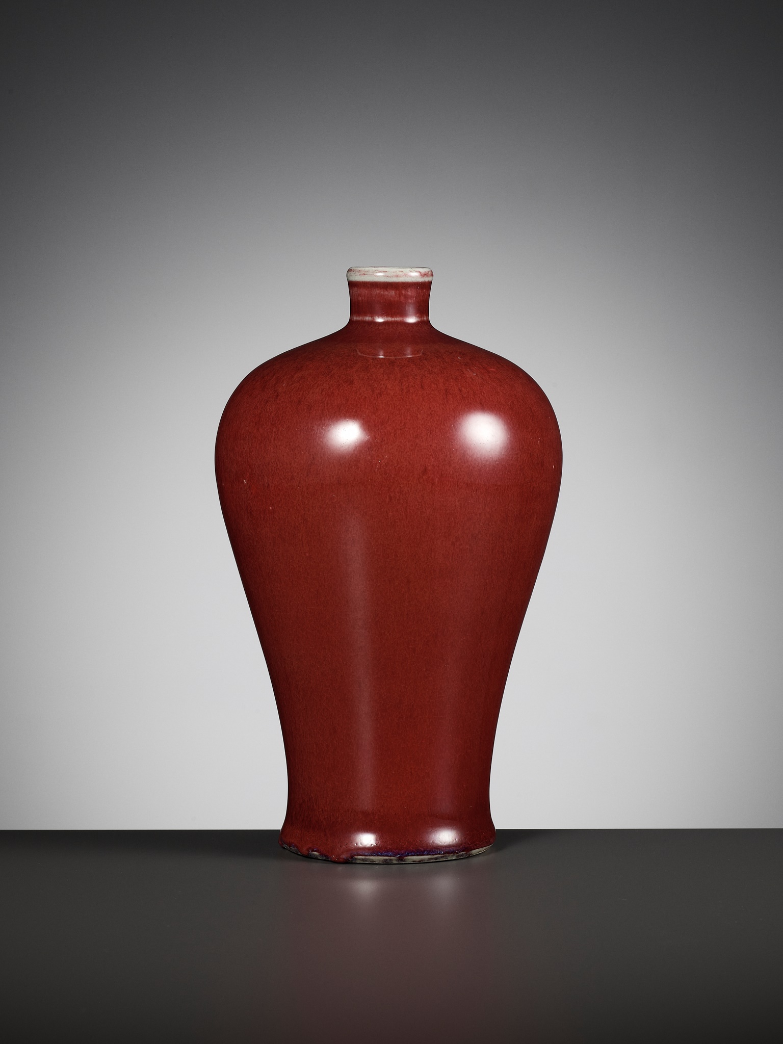 AN ELEGANT FLAMBE-GLAZED VASE, MEIPING, LATE QING DYNASTY TO MID-REPUBLIC PERIOD - Image 8 of 12