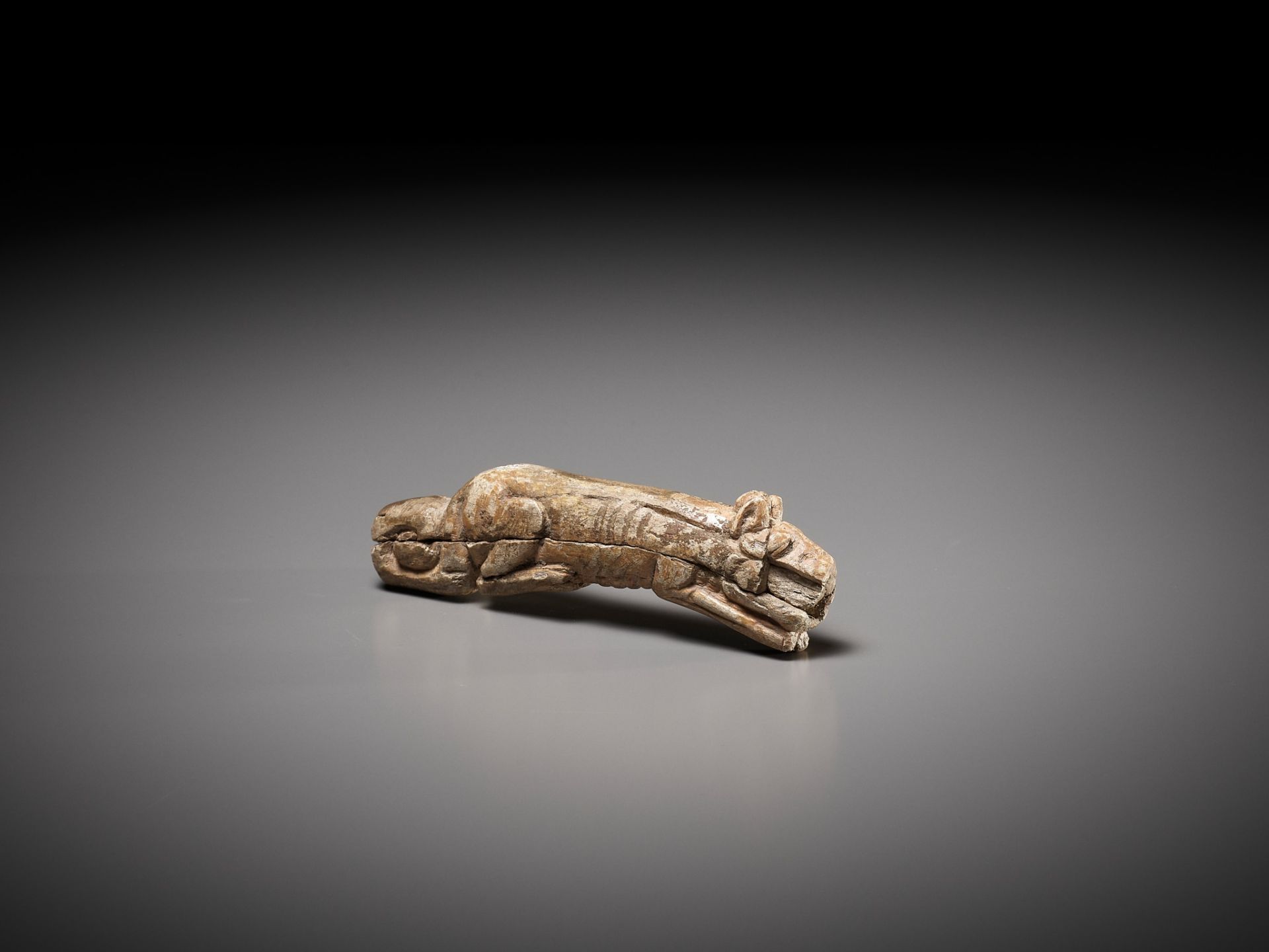A RARE CARVED BONE FIGURE OF A TIGER, SHANG DYNASTY - Image 11 of 18