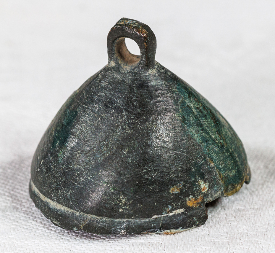 CONVOLUTE OF 4 SMALL, HISTORICAL BELLS - Image 9 of 10