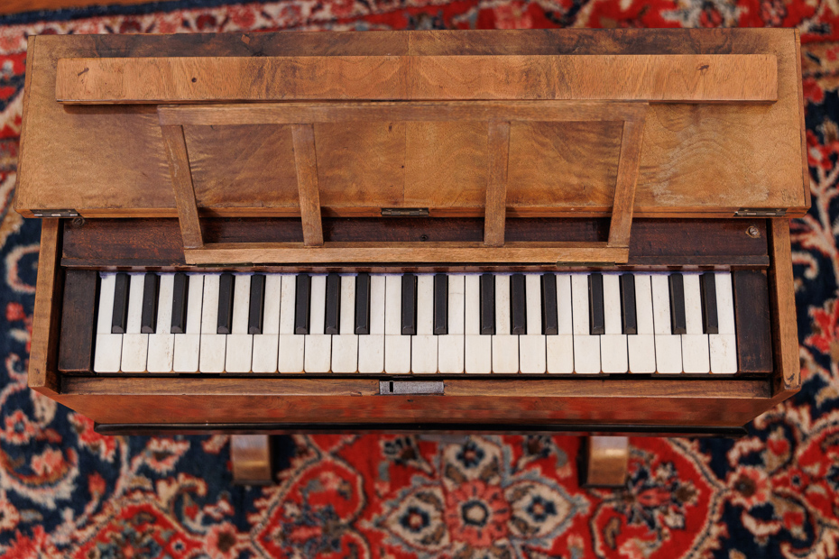 HARMONIUM, ATTRIBUTED TO ANTON HÄCKL, VIENNA CIRCA 1825 - Image 3 of 7