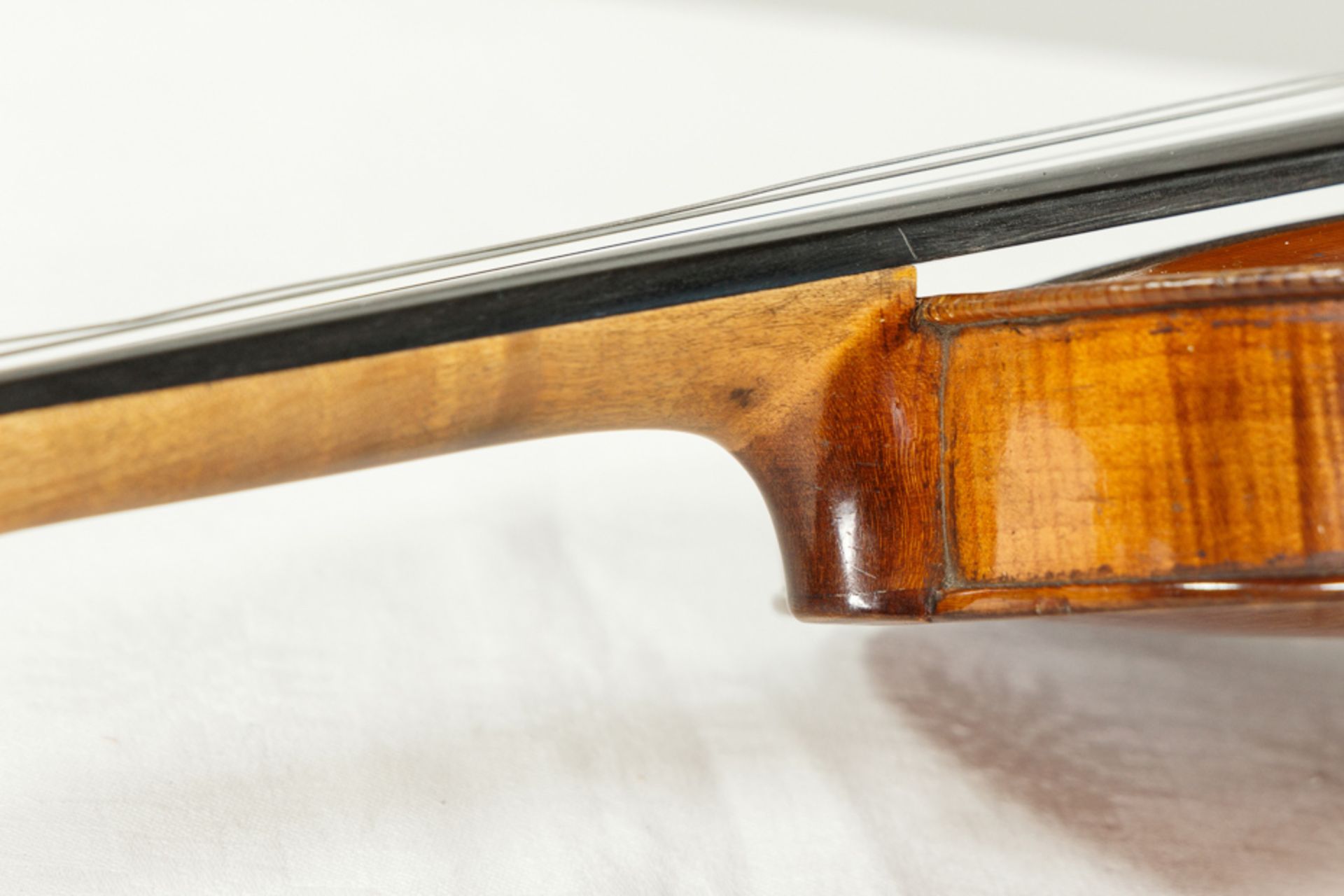 HISTORICAL ELEGANT VIOLIN WITH DECORATED BACK AND MATCHING CASE - Image 6 of 7