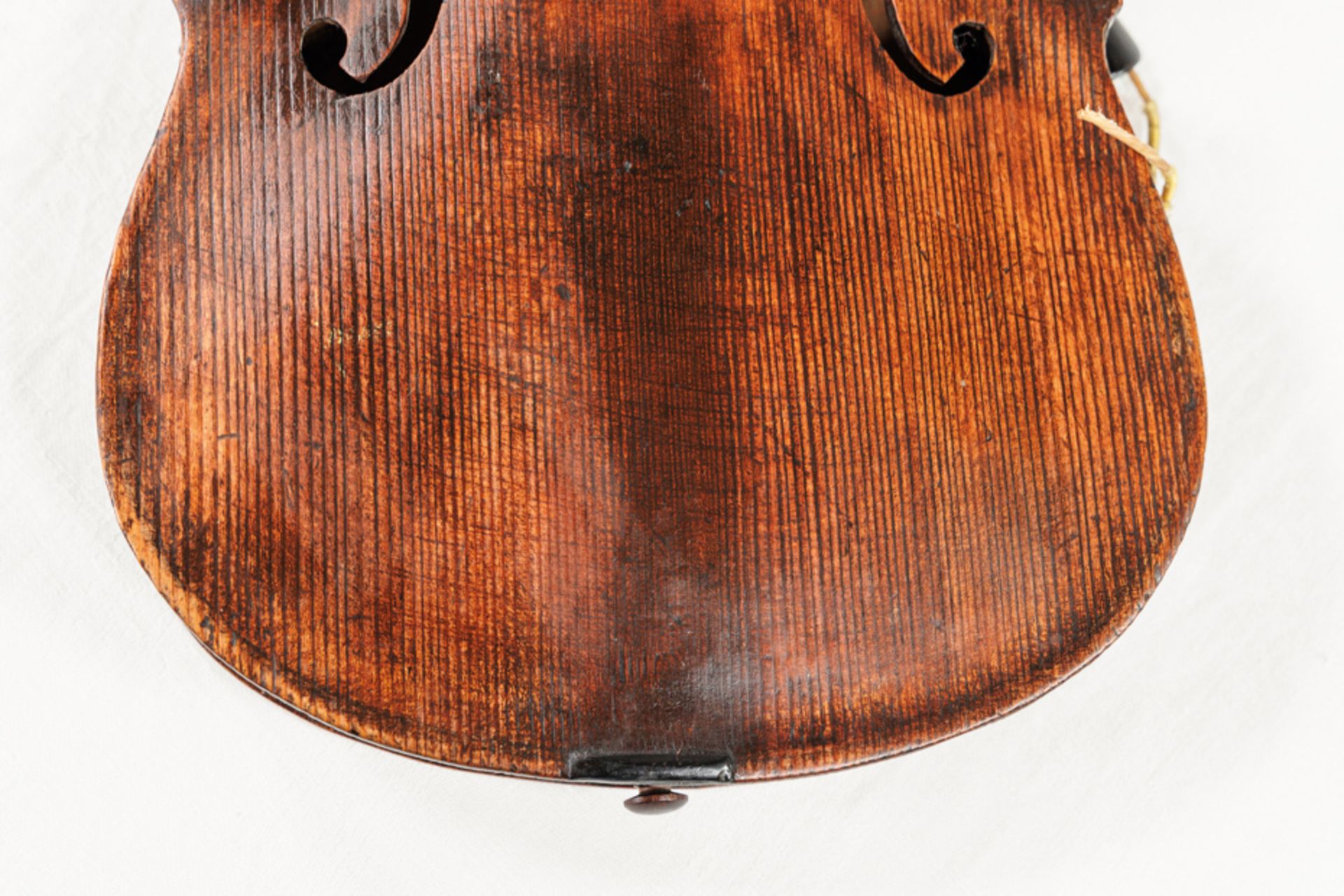 UNSIGNED HISTORICAL VIOLIN WITH CASE - Image 6 of 7