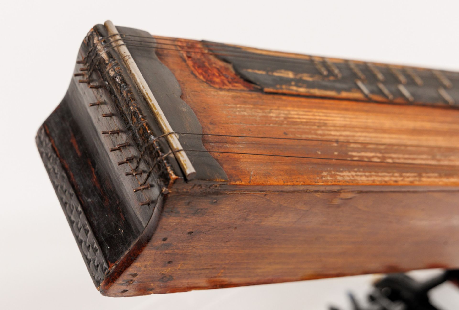 CONVOLUTE DOVECOTE ZITHER AND SMALL-HEADED ZITHER/CITERA, HUNGARY, 19TH/20TH CENTURY - Image 9 of 9