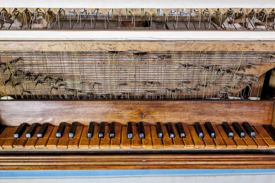 UNSIGNED ITALIAN ORGAN WITH ATTACHED PEDAL, EMIGLIA ROMANA CIRCA 1700 - Image 6 of 10