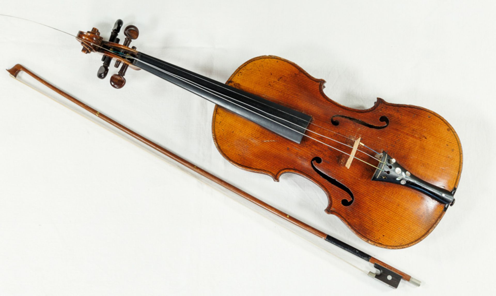 HISTORICAL ELEGANT VIOLIN WITH DECORATED BACK AND MATCHING CASE - Image 2 of 7