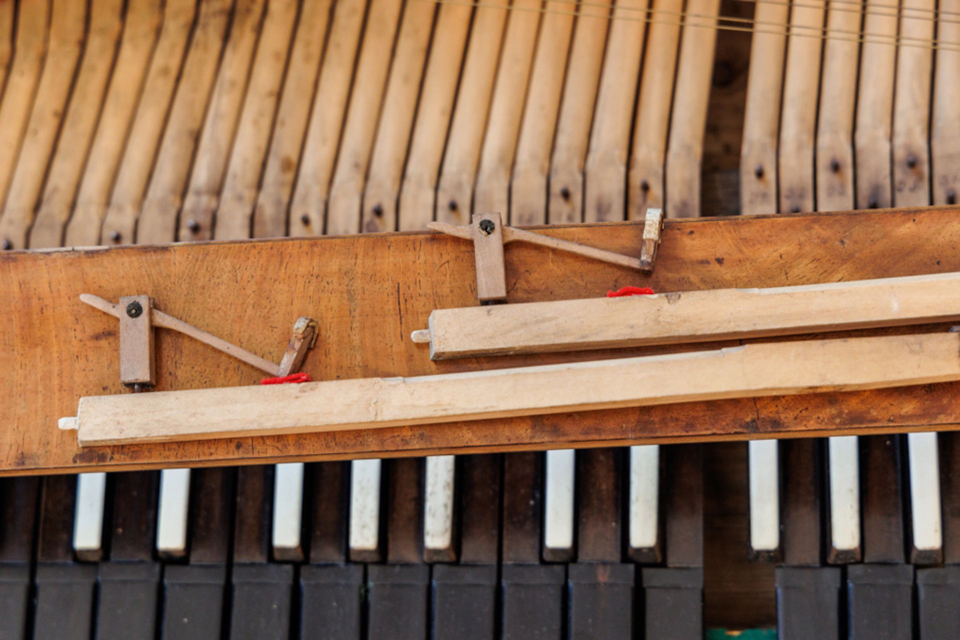 UNSIGNED GERMAN SQUAREPIANO CIRCA 1760-1780 - Image 5 of 5