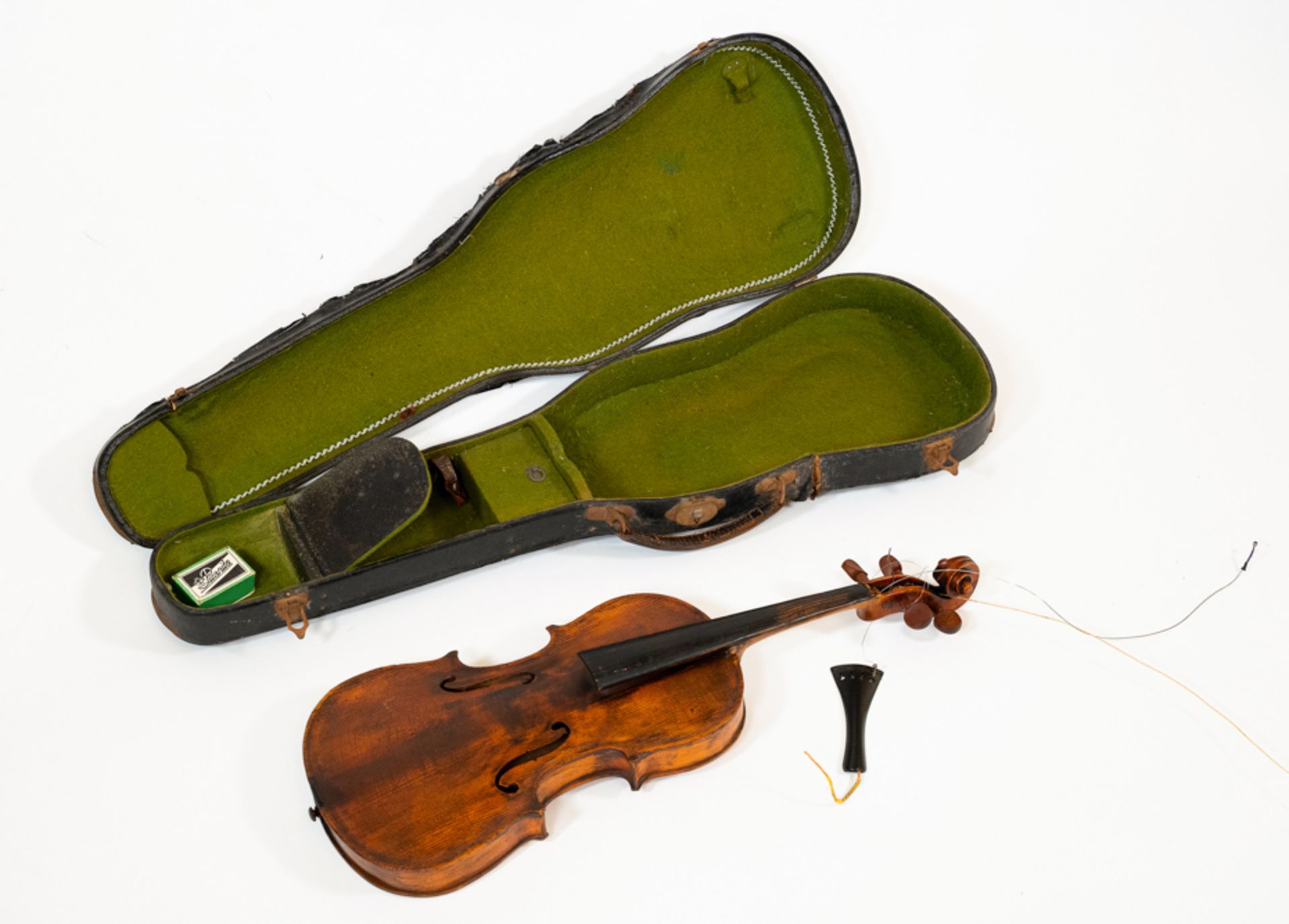 UNSIGNED HISTORICAL VIOLIN WITH CASE - Image 7 of 7