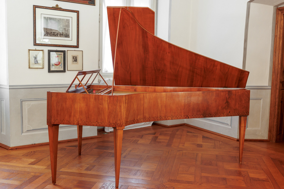 FORTEPIANO BY JOHANN GEORG KLEIN, OCKSTADT NEAR FRANKFURT, CIRCA 1810 - Image 3 of 8