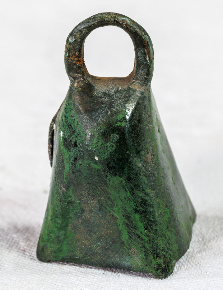 CONVOLUTE OF 4 SMALL, HISTORICAL BELLS - Image 7 of 10