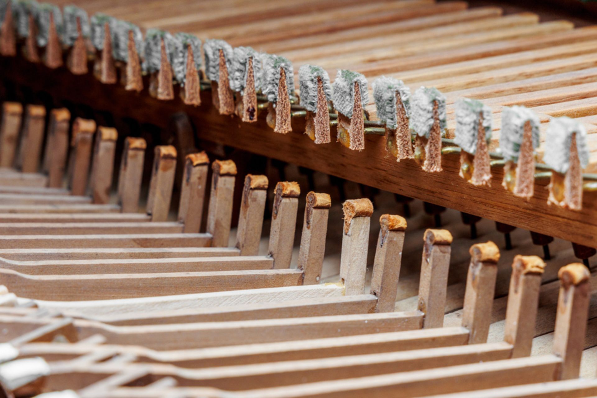 GERMAN SQUAREPIANO BY JOHANN MATTHIAS SCHIFFMANN, DUSEMOND (BRAUNEBERG), CIRCA 1780-1790 - Image 7 of 8