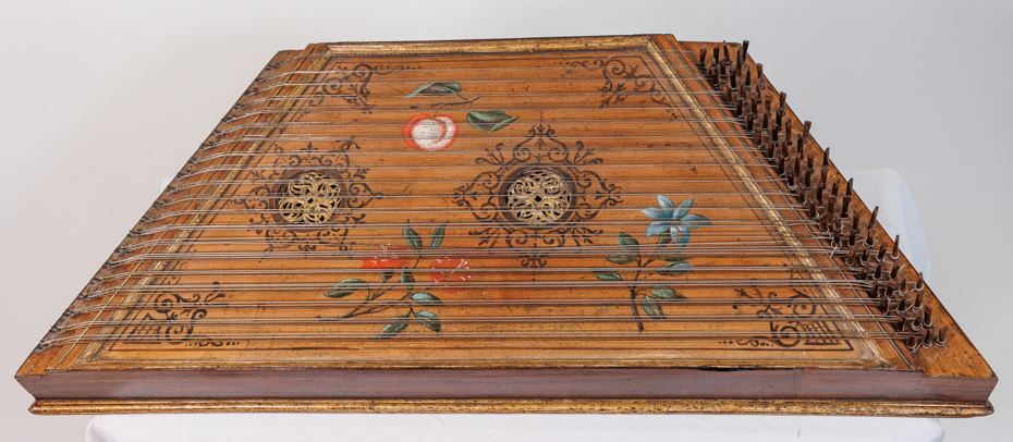 UNSIGNED PSALTERY IN PAINTED WOODEN CASE, POSSIBLY 18TH CENTURY ITALY - Image 3 of 4