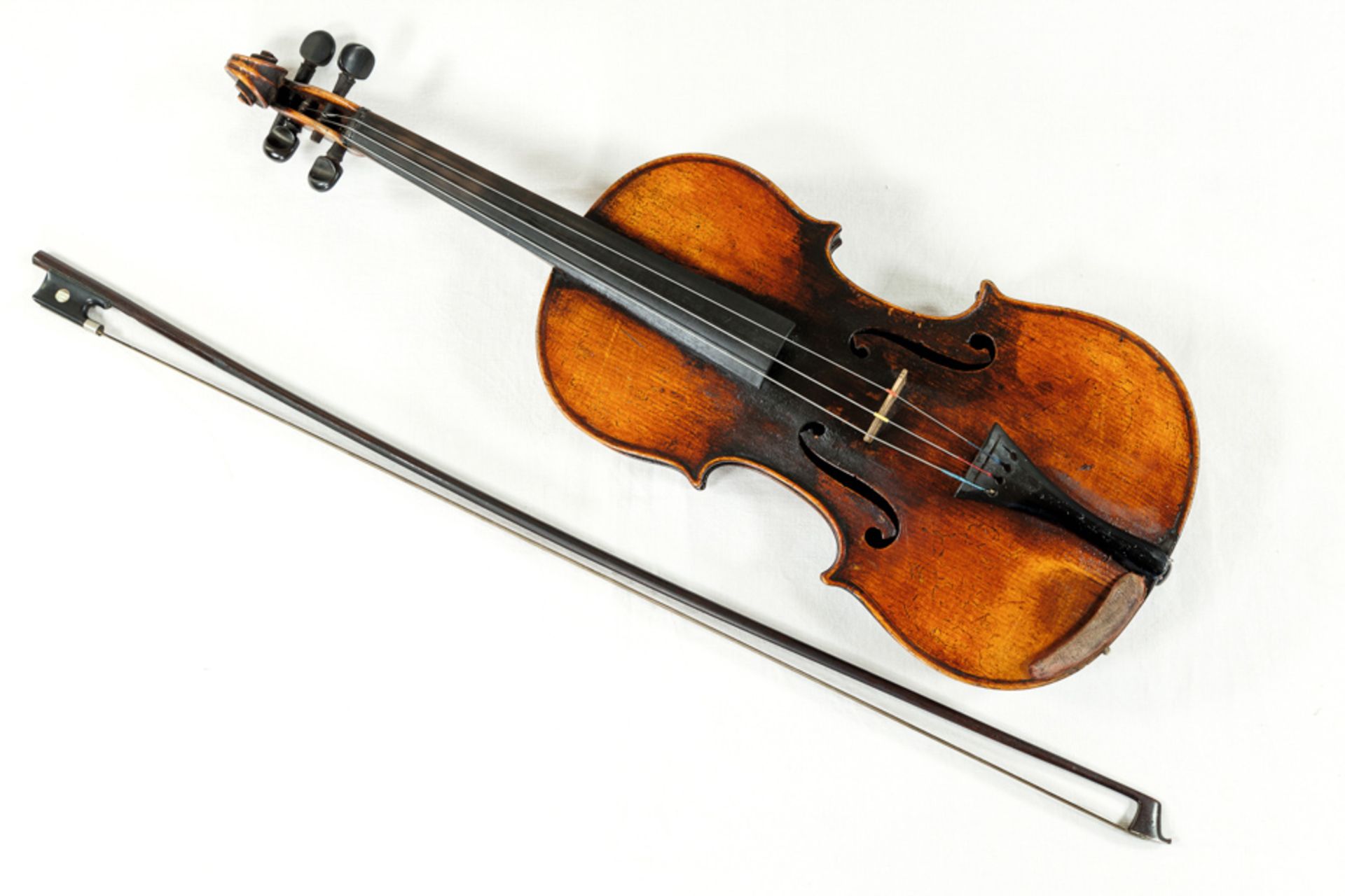 HISTORICAL VIOLIN LUDOVICUS RICOZALI CREMONA WITH CASE AND BOW - Image 2 of 8