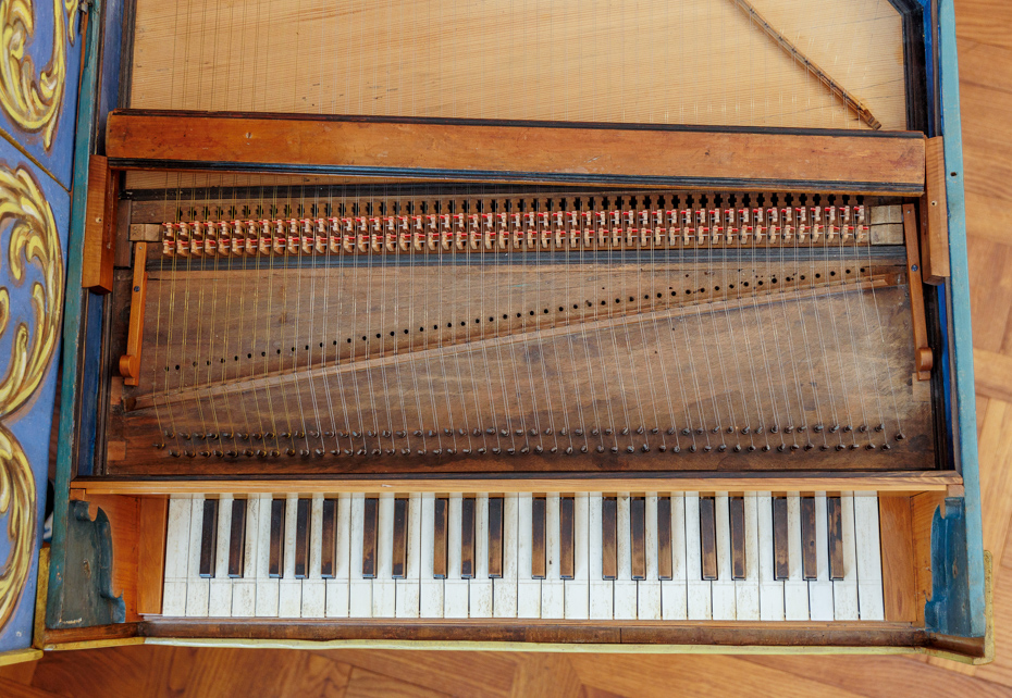 ITALIAN HARPSICHORD, SIGNED MARIO SERAFINI 1699, POSSIBLY ROME - Image 4 of 8