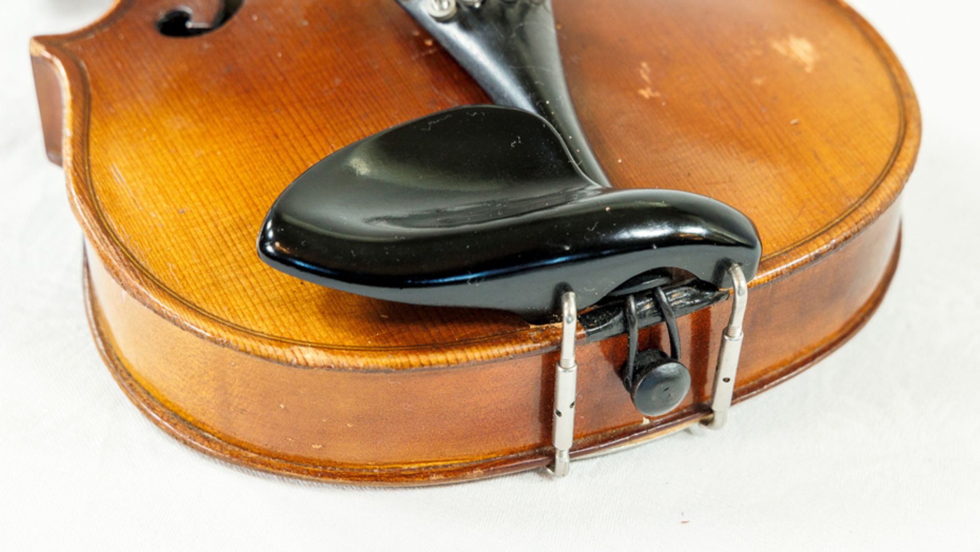 OLD VIOLIN WITH VIOLIN CASE - Image 6 of 6