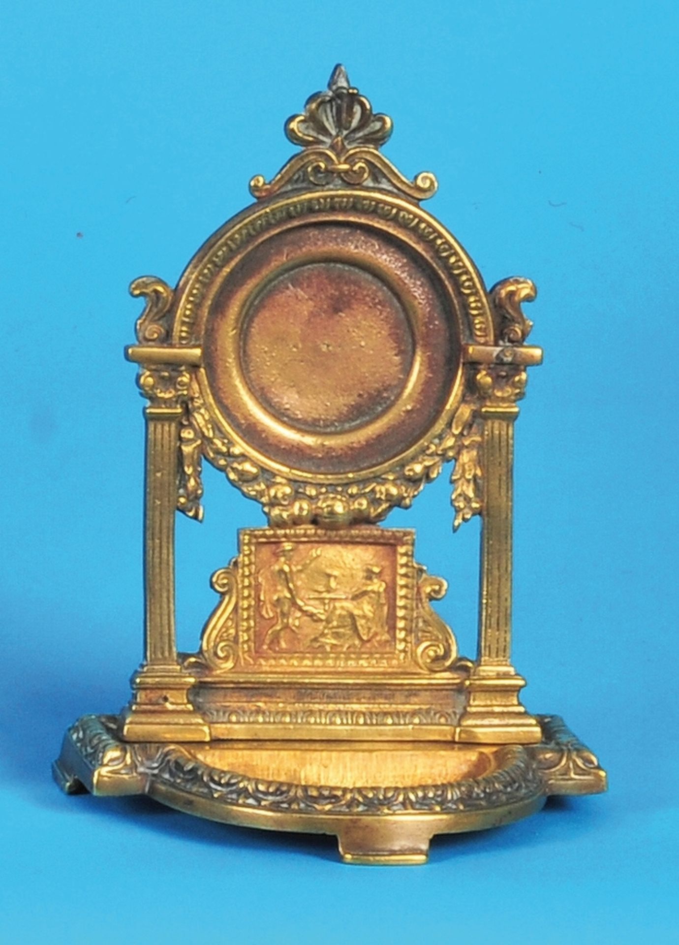Small pocket watch stand, cast iron version
with relief image and 2 columns, Empire style, 