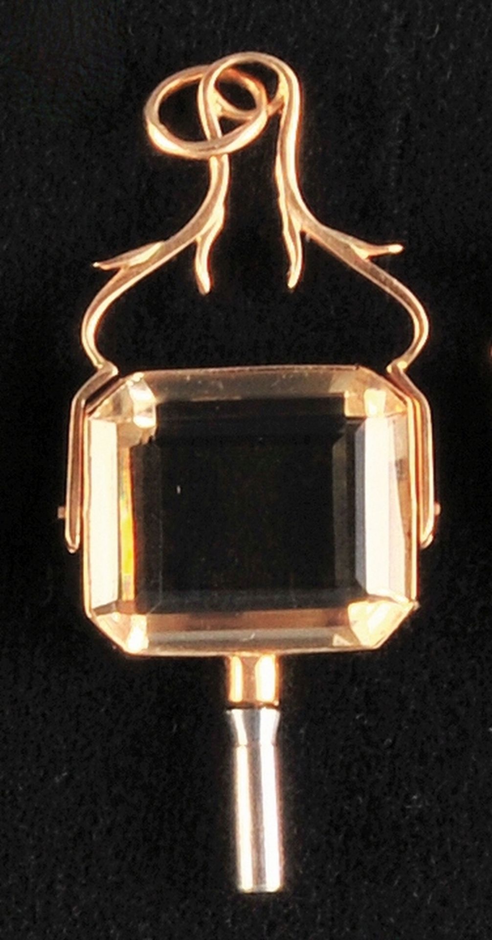 Gold pocket watch key, 14 ct. Gold setting 