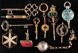 Set of 10 pocket watch keys,