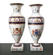 Dresden Porcelain - Pair of porcelain vases, 19th/20th century