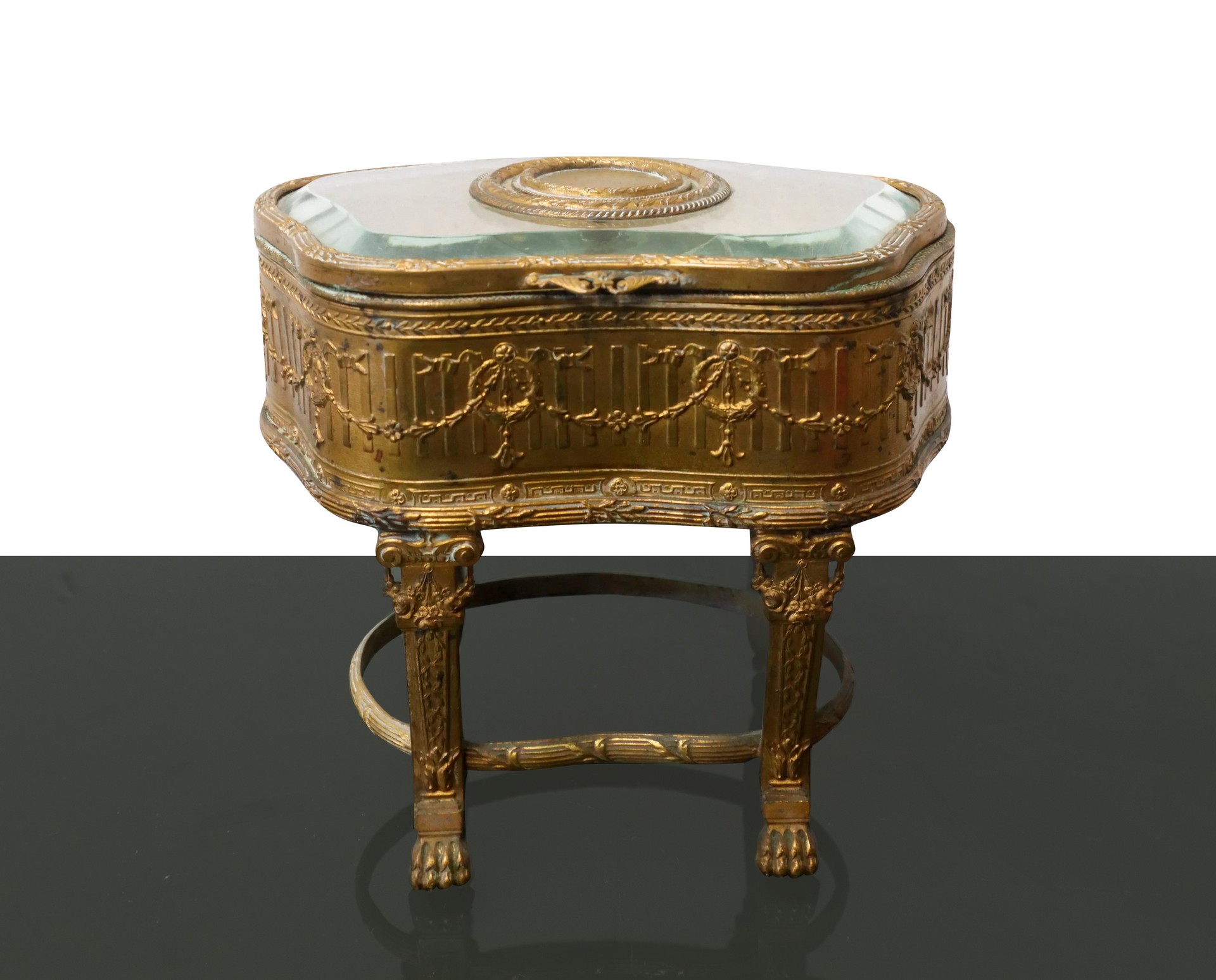 Small jewelry box, nineteenth century