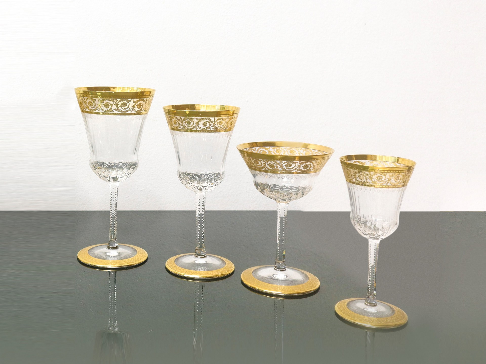 St.Louis - Set of 48 glasses and bottles, 'THISTLE GOLD' decoration, 20th century - Image 2 of 6