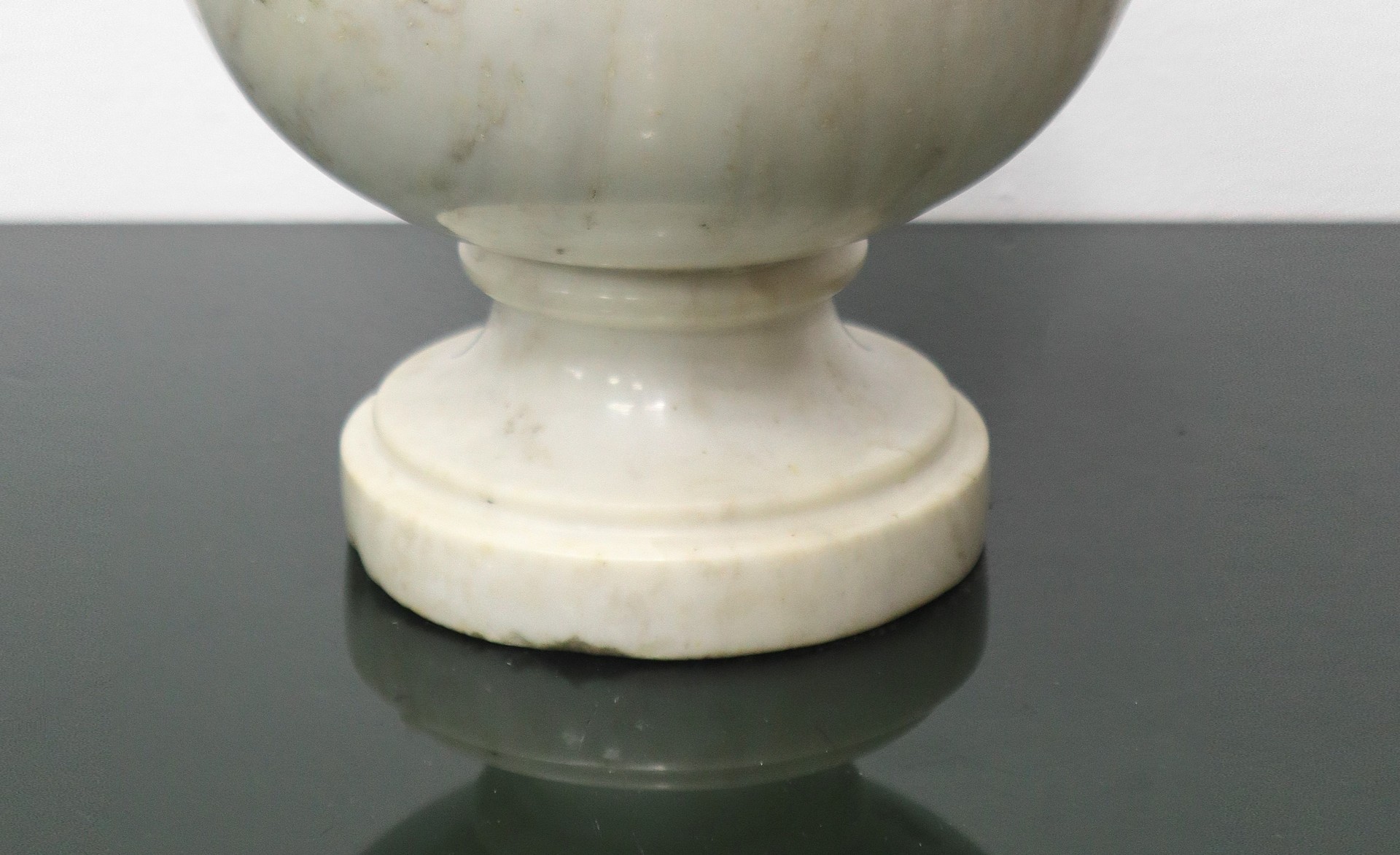 White marble vase, Early 20th century - Bild 3 aus 3