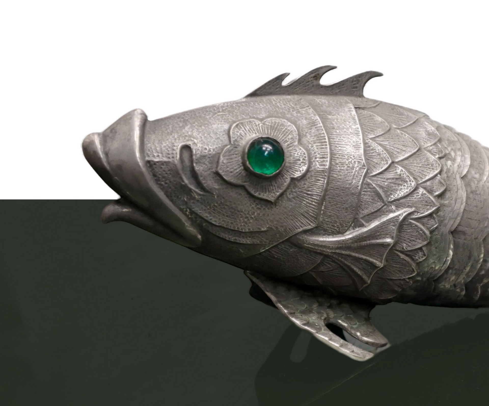 Fish in 915 silver, articulated with eyes in green paste, Spain, 20th century - Bild 3 aus 5