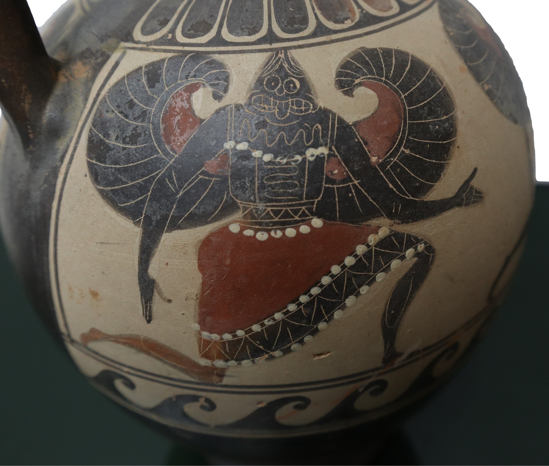 Reproduction of the Panathenaic amphora with two handles - Image 4 of 5