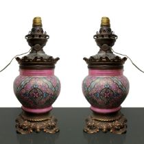 C. H. Stobwasser & Cº. Actien Gessellchaft (Berlino 1860) - Pair of oil lamps with metal base and p