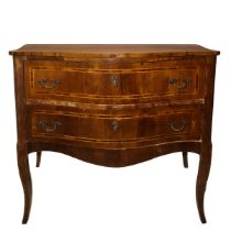 Louis XV chest of drawers in walnut wood, Sicily, 17th/18th century