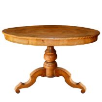 Antique Sorrento round table, in walnut wood, inlaid in various contrasting woods, with concentric c