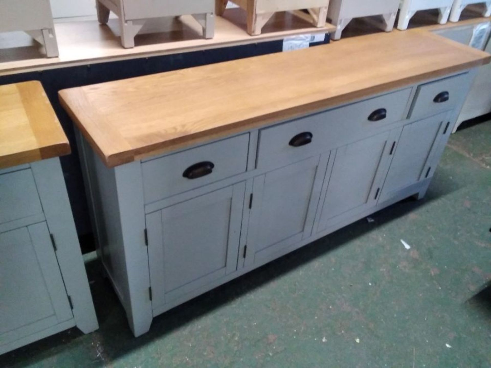 HAMPSHIRE PAINTED AND OAK 4 DOOR SIDEBOARD (DAMAGE