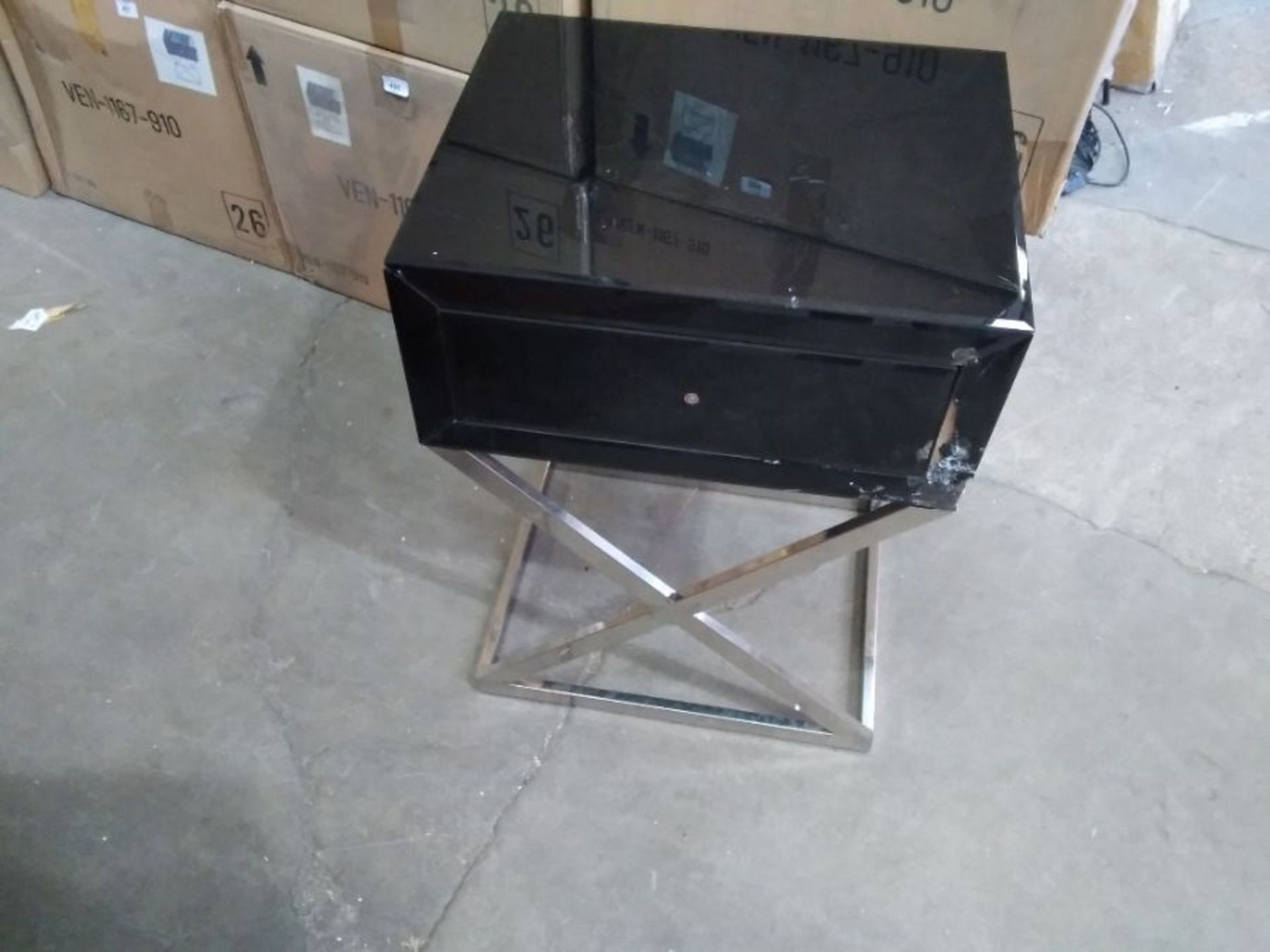 BLACK MIRRORED & DRAWER BEDSIDE WITH CHROME CROSS LEG (DAMAGED) (OPEN)